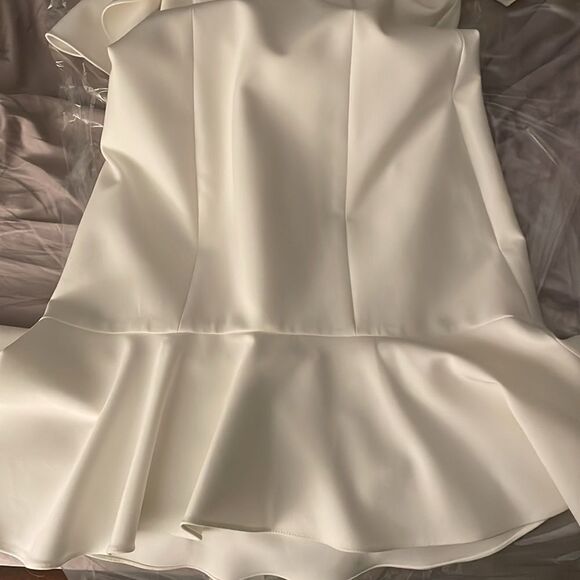 Cinq a sept michah dress in white/ivory size 8 above knee length like new - Picture 12 of 13